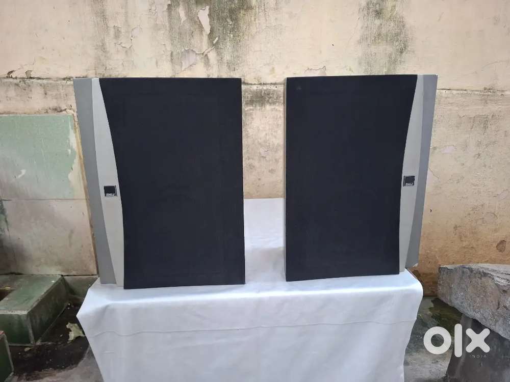 DALI  Book shelf speakers