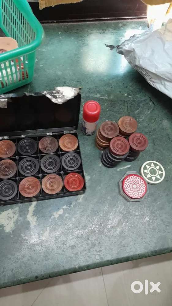 Carram board with iron stand