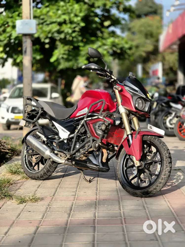 Mahindra Mojo XT300
