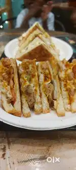Kitchen helper for burger sandwich.