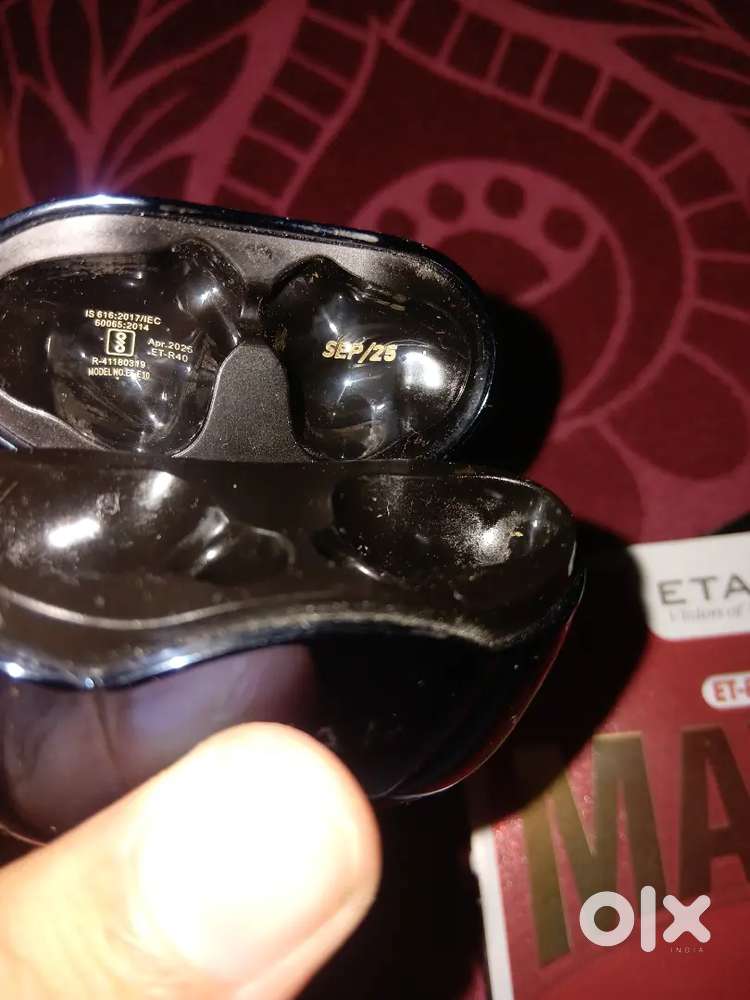 Earbuds atar 2000₹ print rate