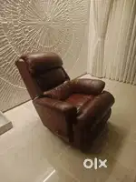 Lazy Boy Original cost 1.7 Lakhs