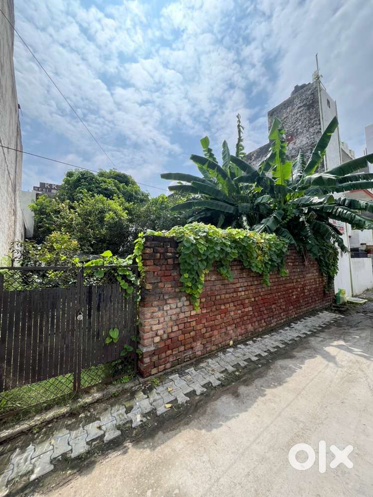 207 Gaj Plot For Sale