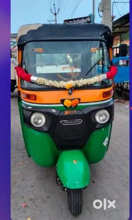 Bajaj auto rickshaw cng& petrol