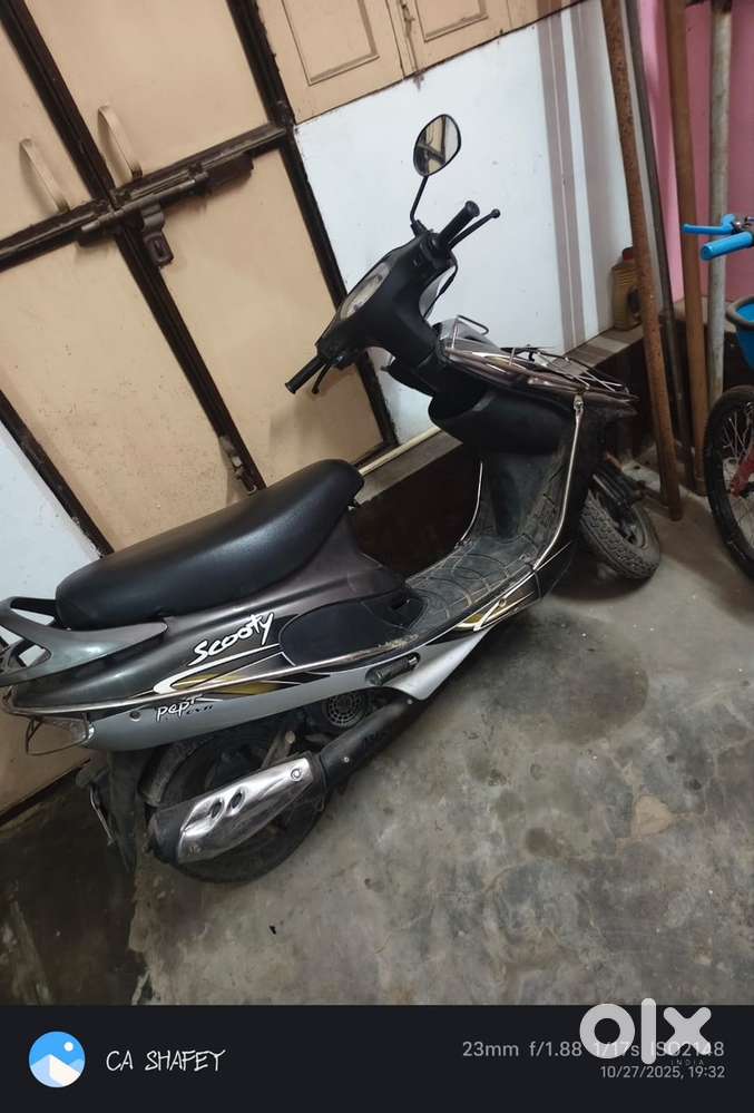 Hardly used almost new scooty
