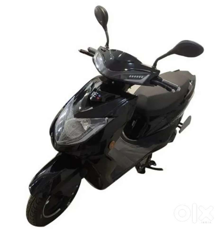 Loev electric scooty sirf 4 month old hai good condition me