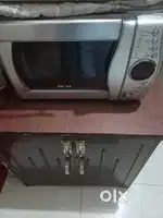 Microwave  oven