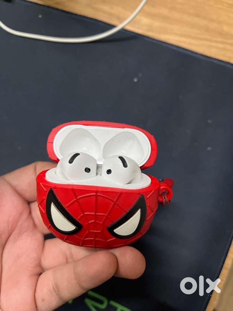 Airpods 4: Real Apple airpods with box. Under warranty