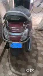 Suzuki Access 125 maroon colour