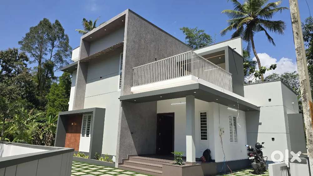 Angamaly peechanikad 6 cent 1520 sqft 3 bhk brand new house for sale