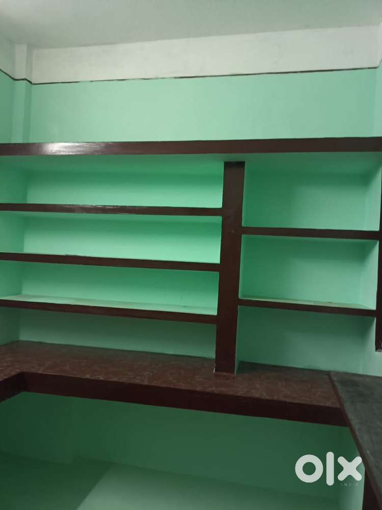 2bhk house for rent preferably bachelors