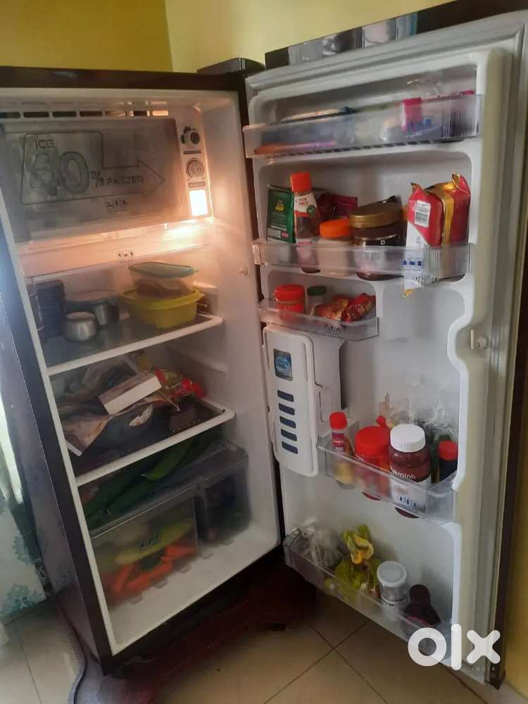Brand whirepool Well condition fridge for sale in affordable price