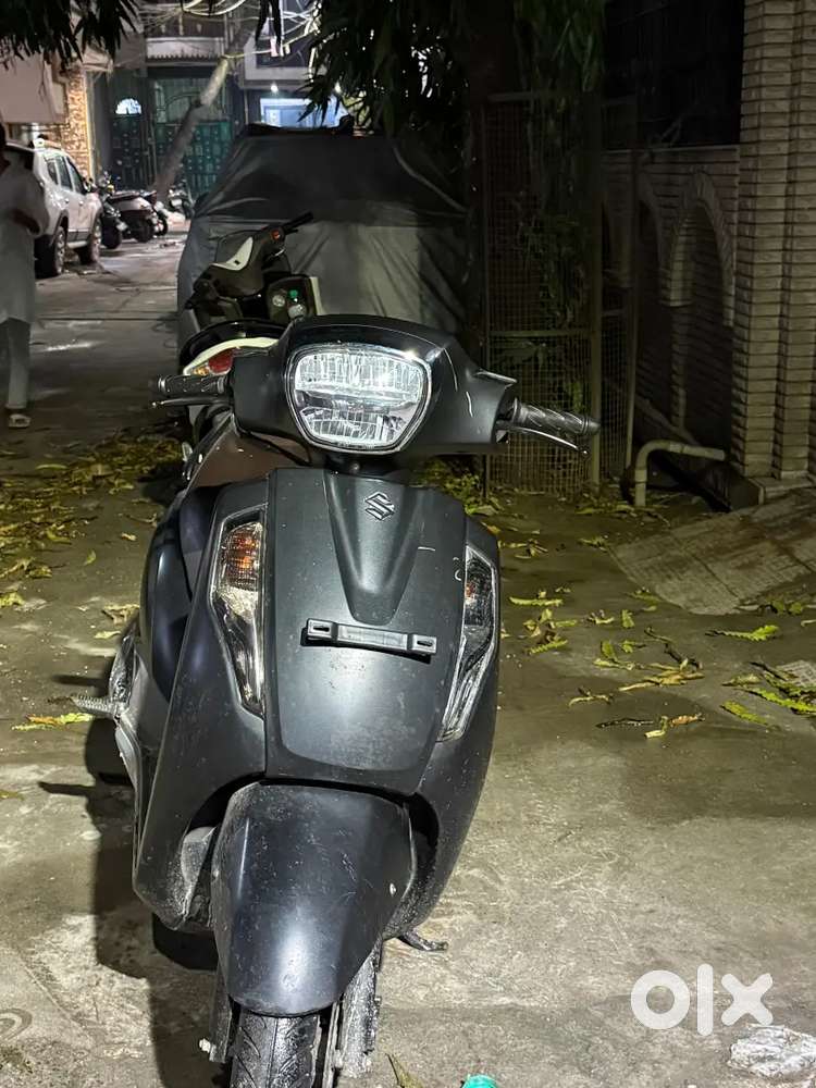 Access 125 bt disc brake matt black