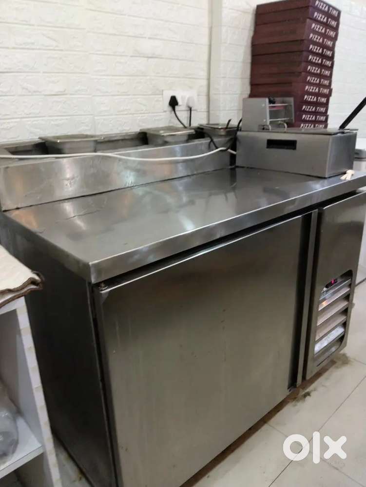 Pizza makeline,(60k).