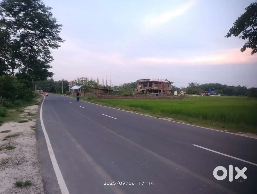 3 katha land with under-construction 2 storey building,roadside Na-Ali