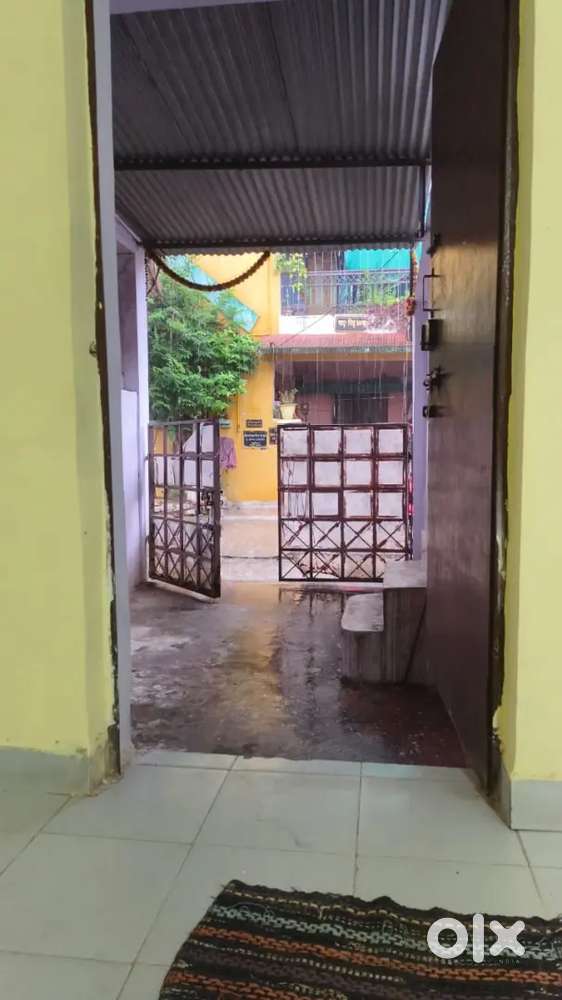 house red 10000 per month 2 + 1 rent required, one family to e