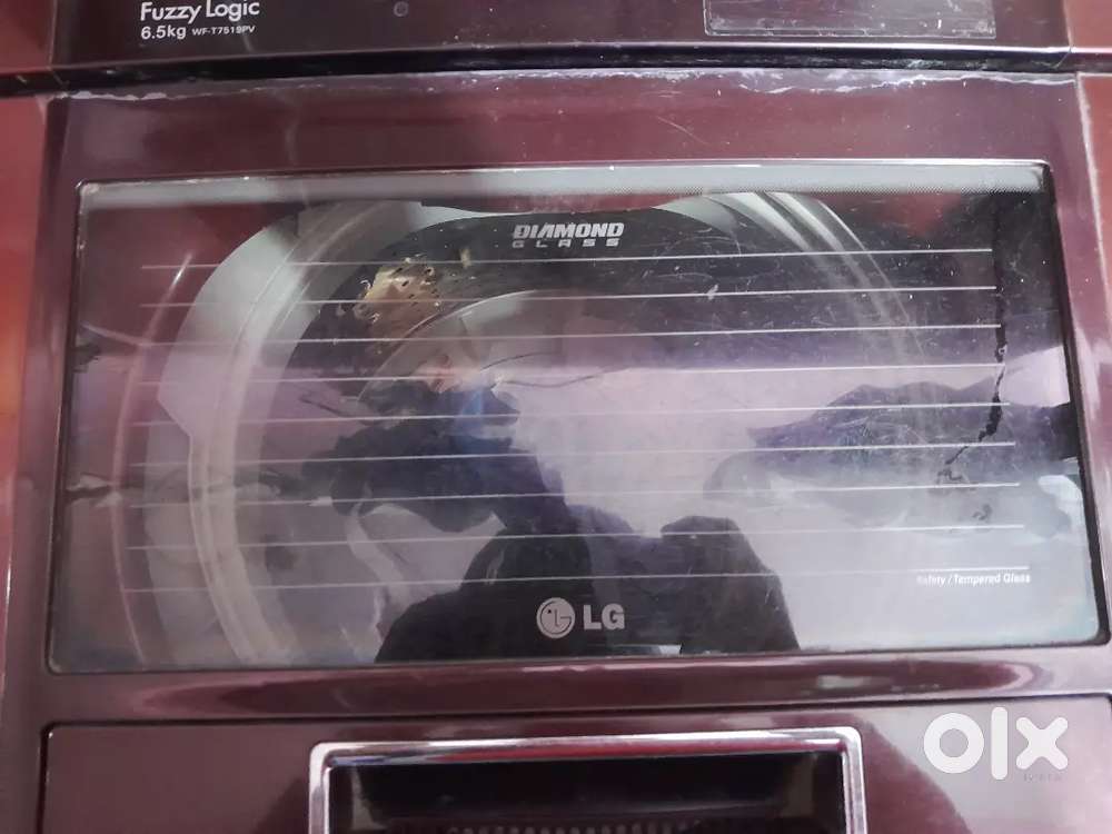 6.5 KG LG FULLY AUTOMATIC WASHING MACHINE.