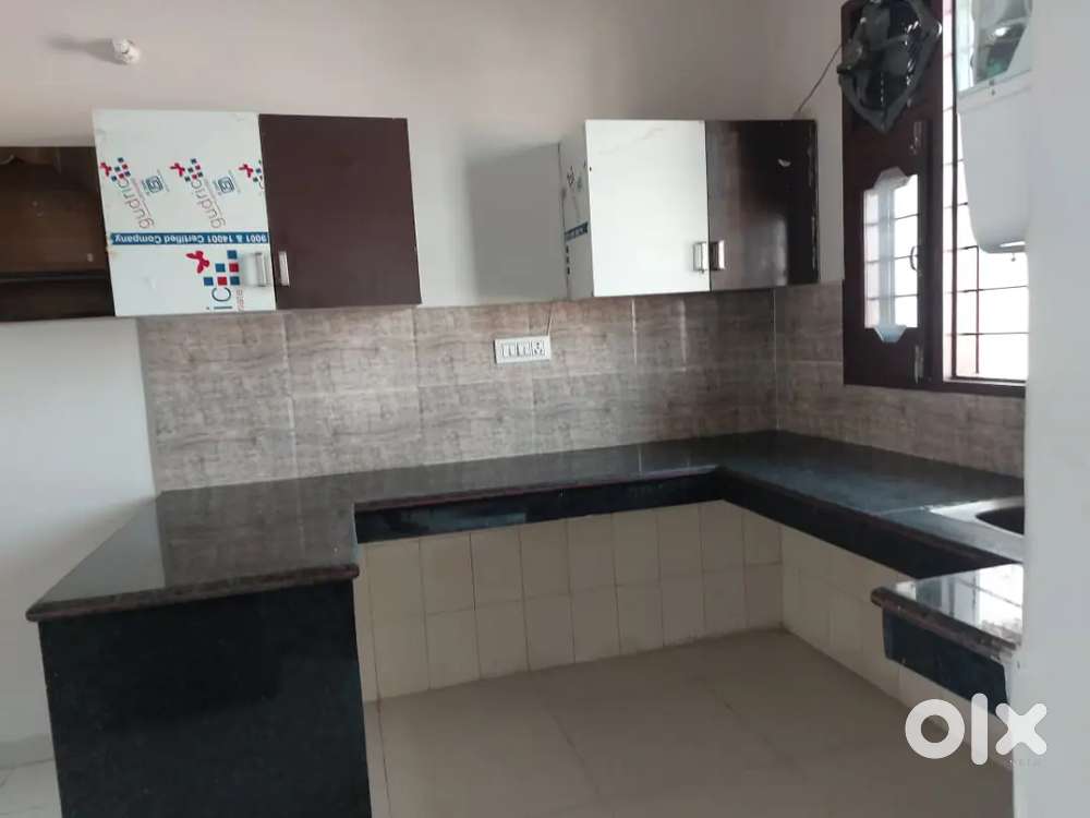 Neat and clean 2 BHK fully furnished only for bachelor and couple