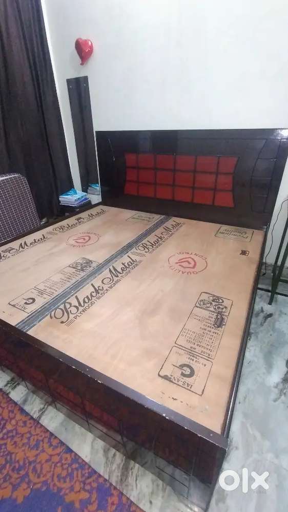 King size bed