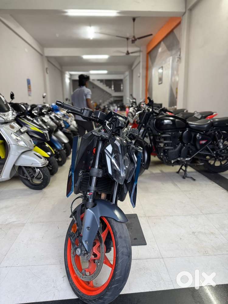 KTM DUKE 390 Mettalic Blue 2024
