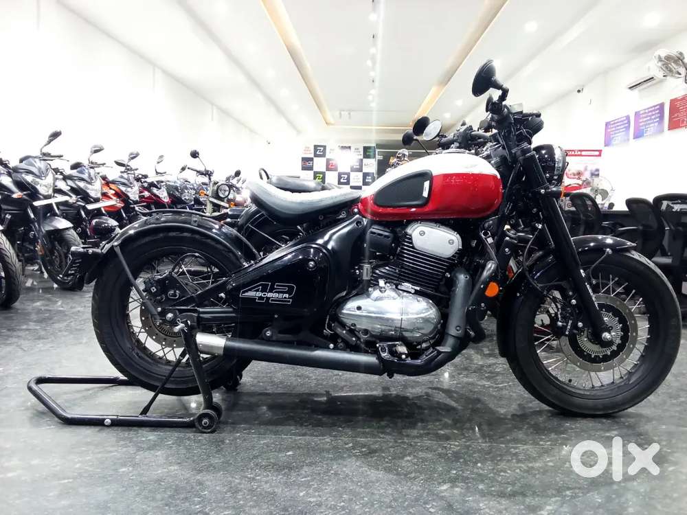 I'm selling jawa 42 bobber single owner brand new condition