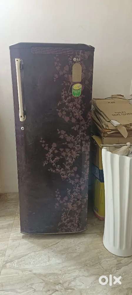 LG fridge 270 Lt Excellent condition