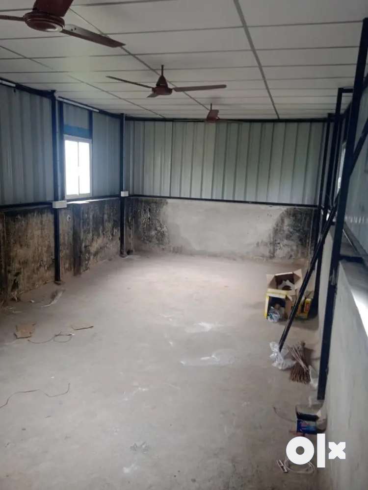 Batchelors room for rent at Periyar Pathai