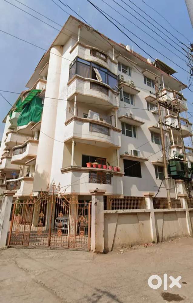 Spacious 2BHK Flat for Sale in Prime Location - Madan Mahal