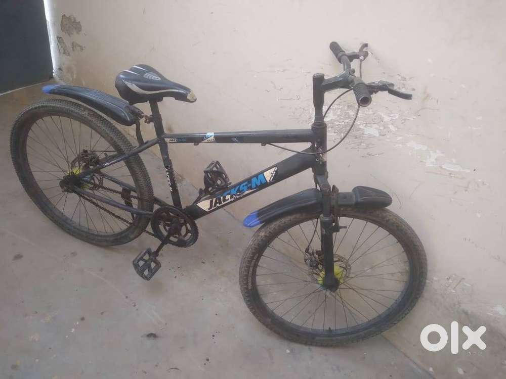 Old Bicycle for Sale – Good Condition