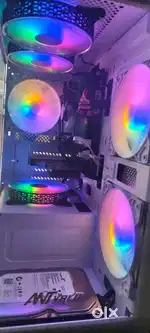 Gaming pc white with box