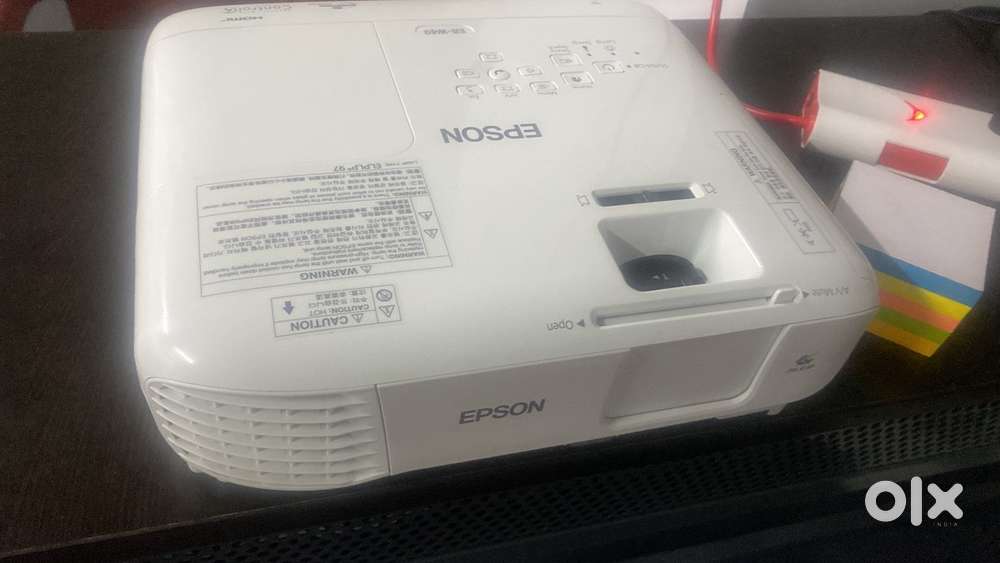 Epson W-49 Projector