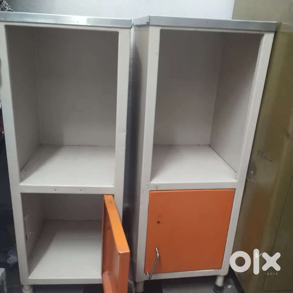 Urgent for sale at low price Computer table and study chairs for Sale