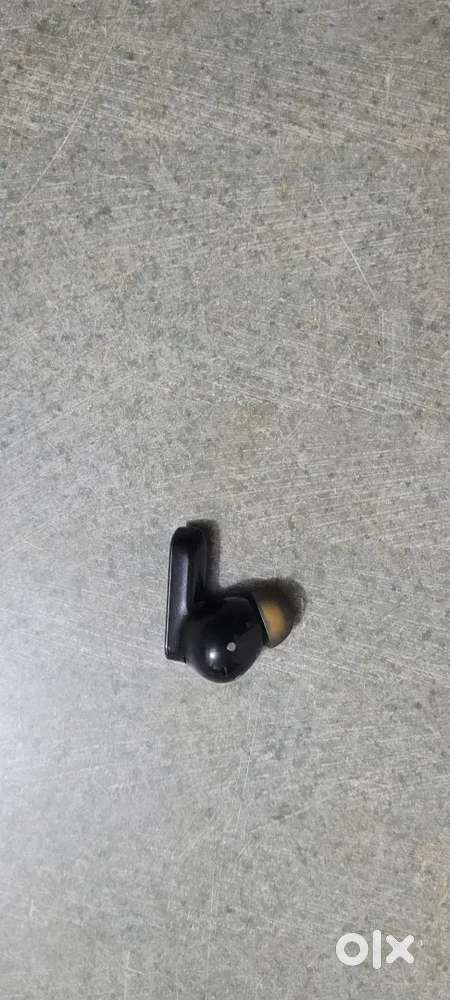 Realme buds air 7 (only one bud)