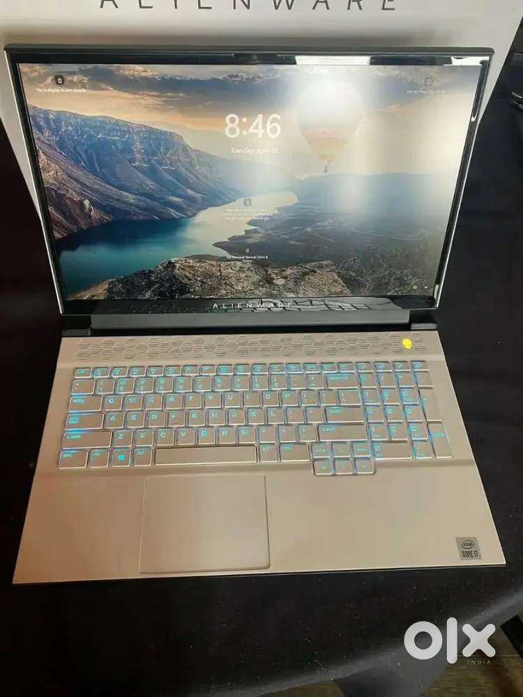Alienware m17 R4 17.3 in Gaming Laptop- Intel i7-10870H 16G B DDR4 RAM