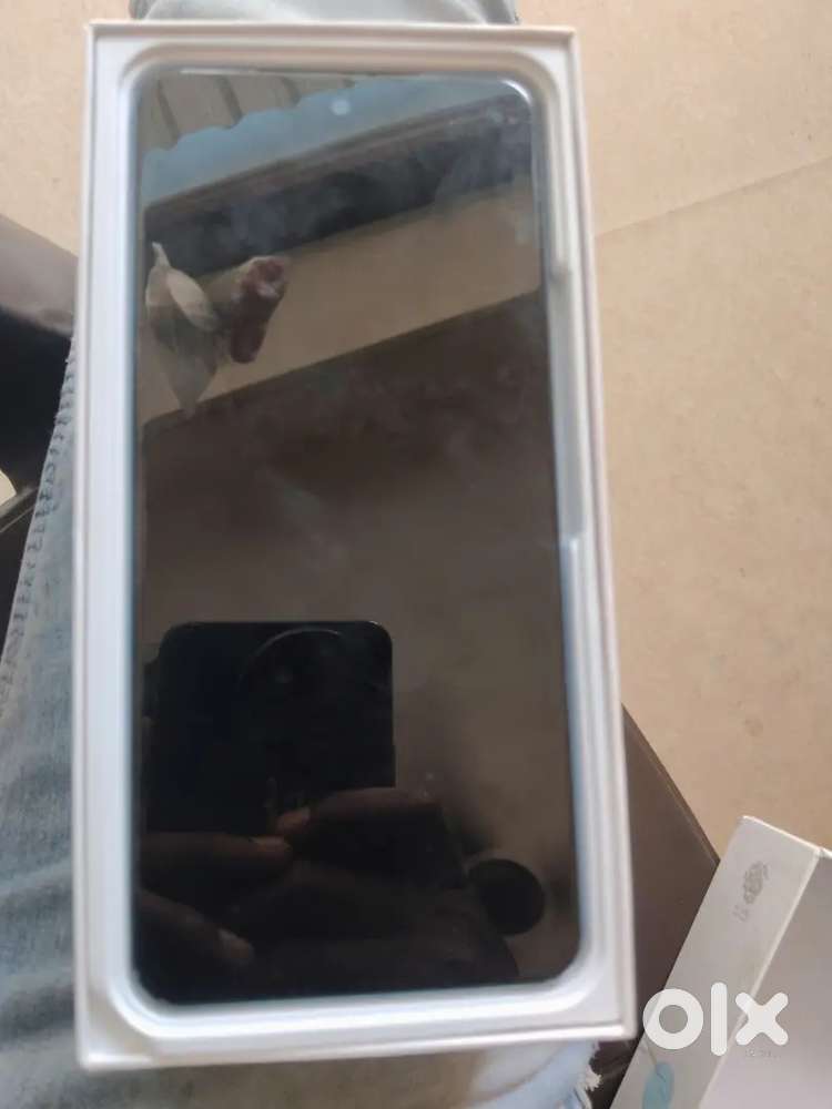 Vivo y29 5g phones 4mounth old