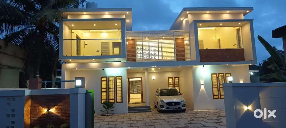 6.5 cent 4 Bhk Well Furnished New House Chandhanathope, Kollam