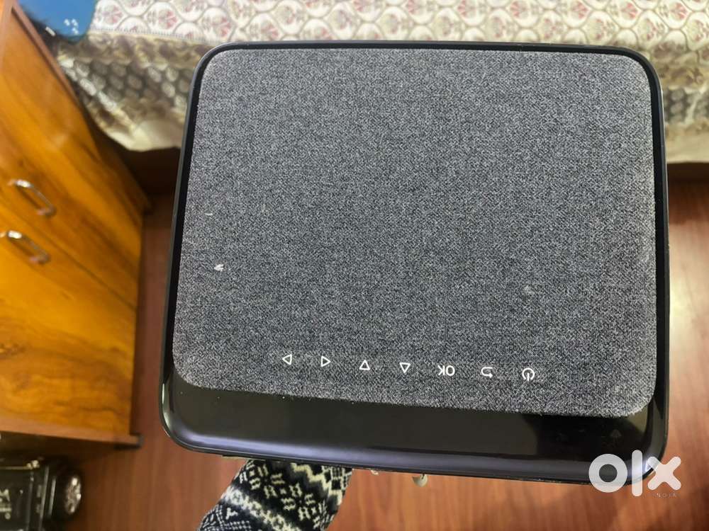 Prime projector latest PS4 with Wifi, bluetooth and wall mounted stand