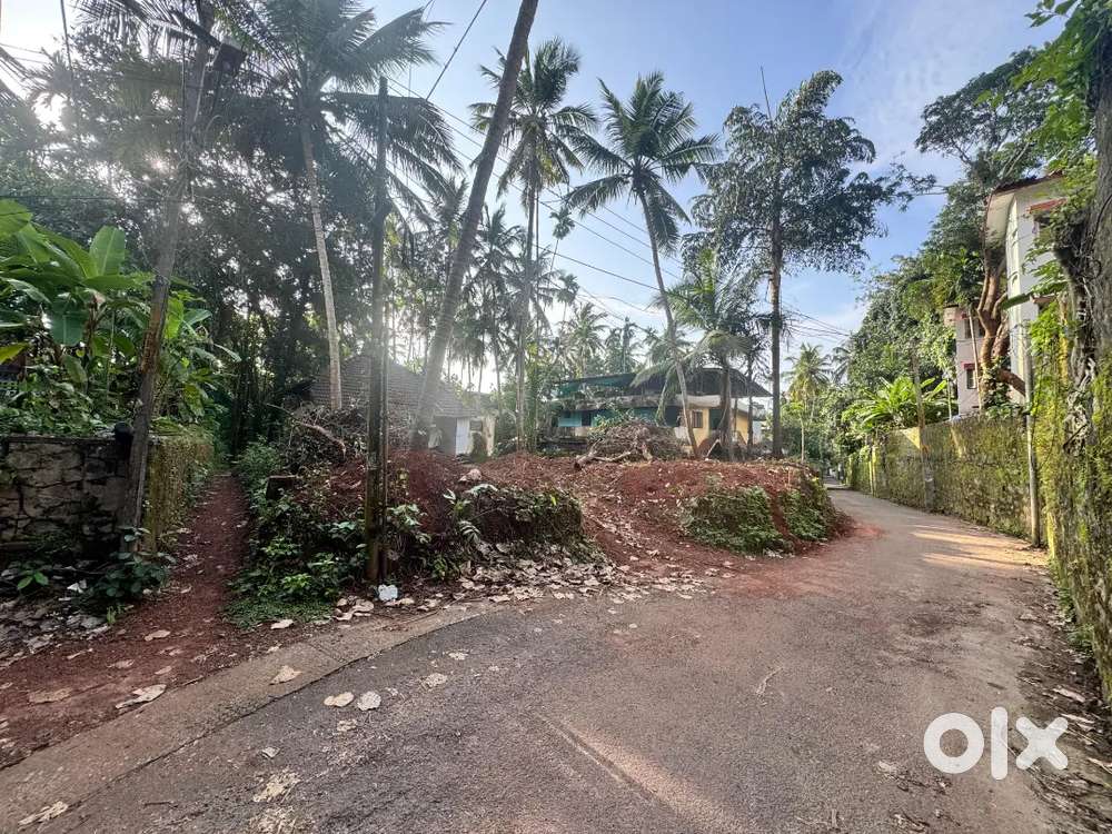 12 cent land for sale in vadakara town!