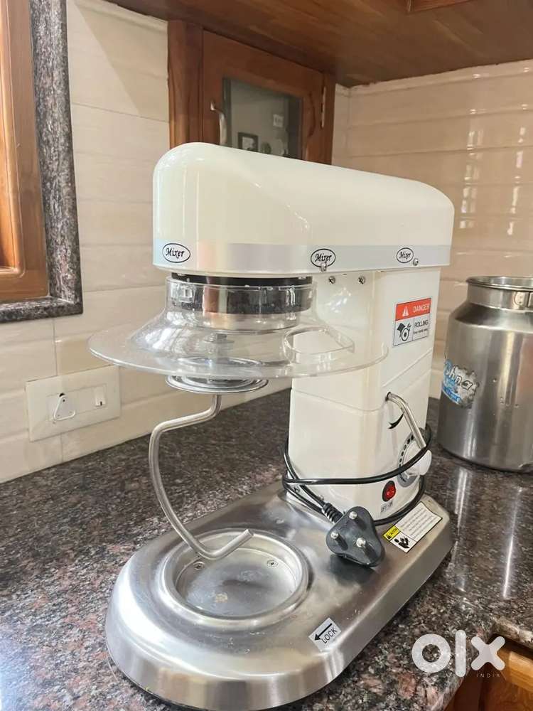 Dough Mixer with Planetary Action