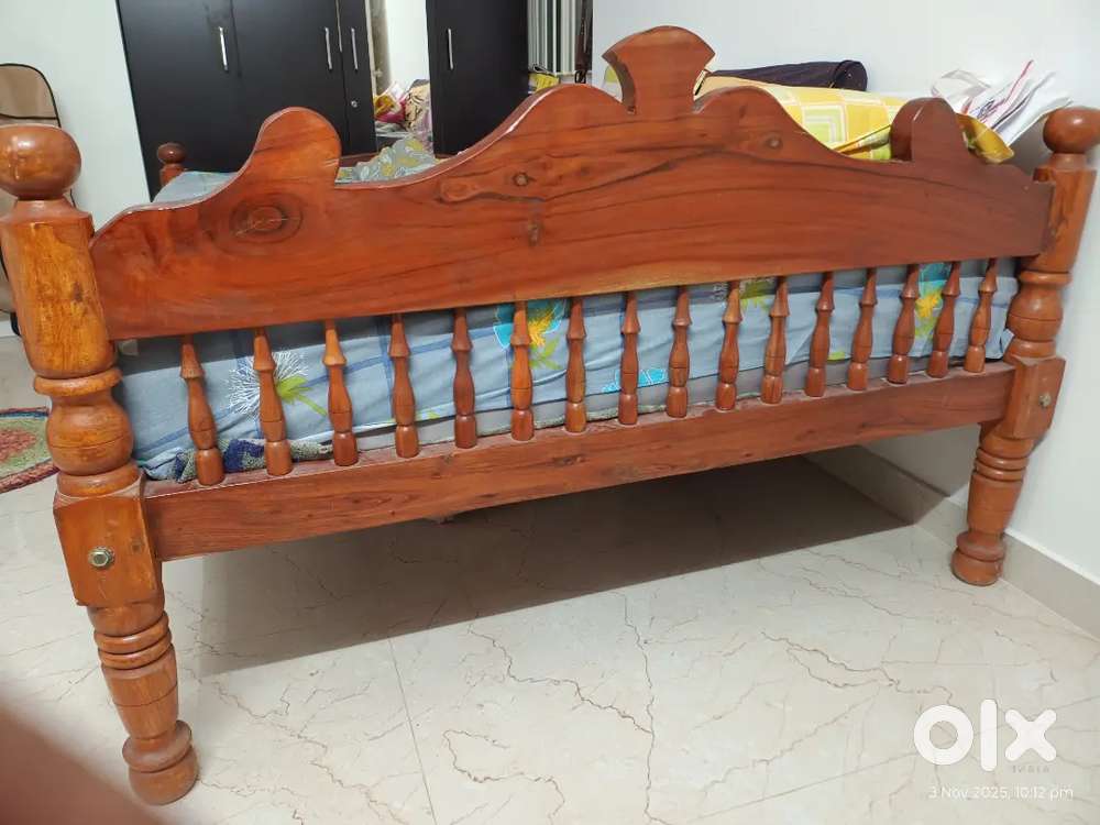 Teak wood cot