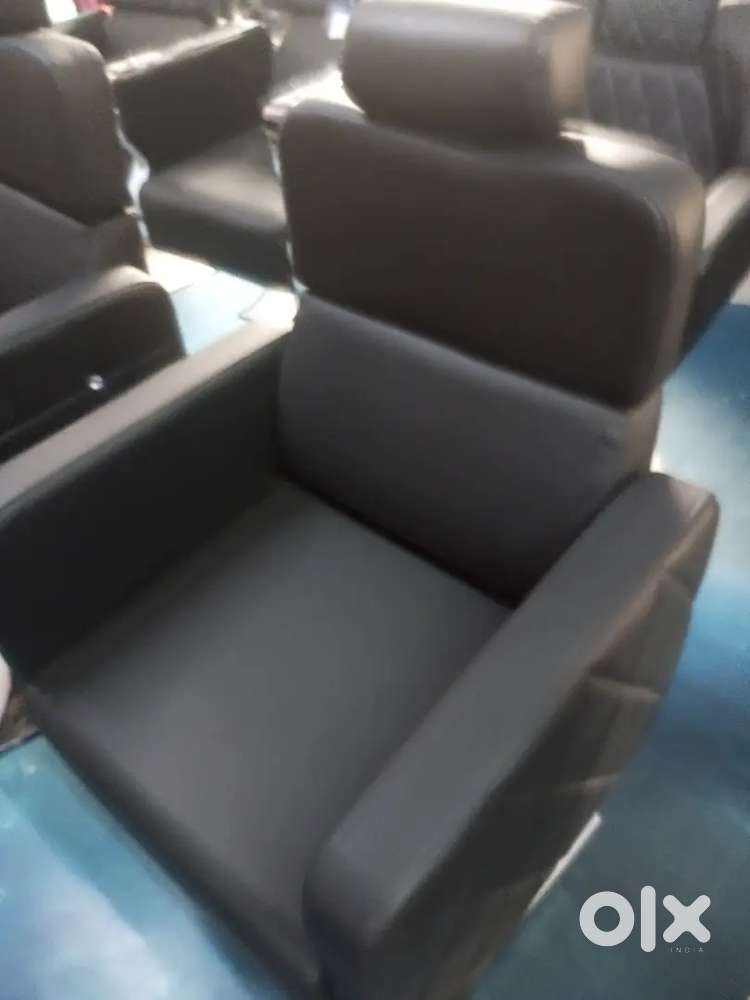 Hair stylish and Beautician Needed