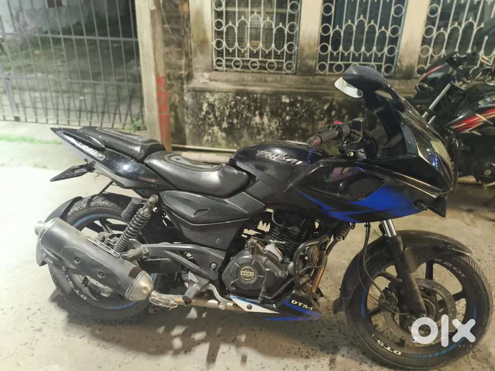 Pulsar 220F Abs model