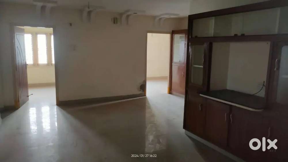 3BHK Flat for Sale on 100 Ft Road – Ready to Move   Prime Location.