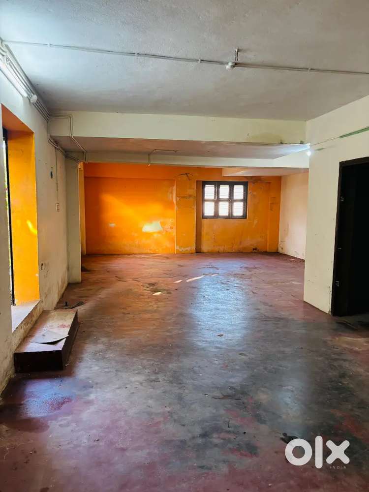 2000 Sq Ft Godown space for rent near Pumpwell