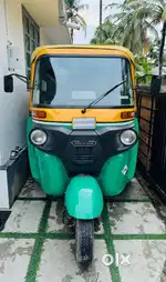 Bajaj Maxima CNG Wide Body 5 Seat