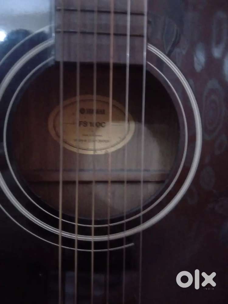 Yamaha Guitar FS100C (only guitar, not including any accessories)