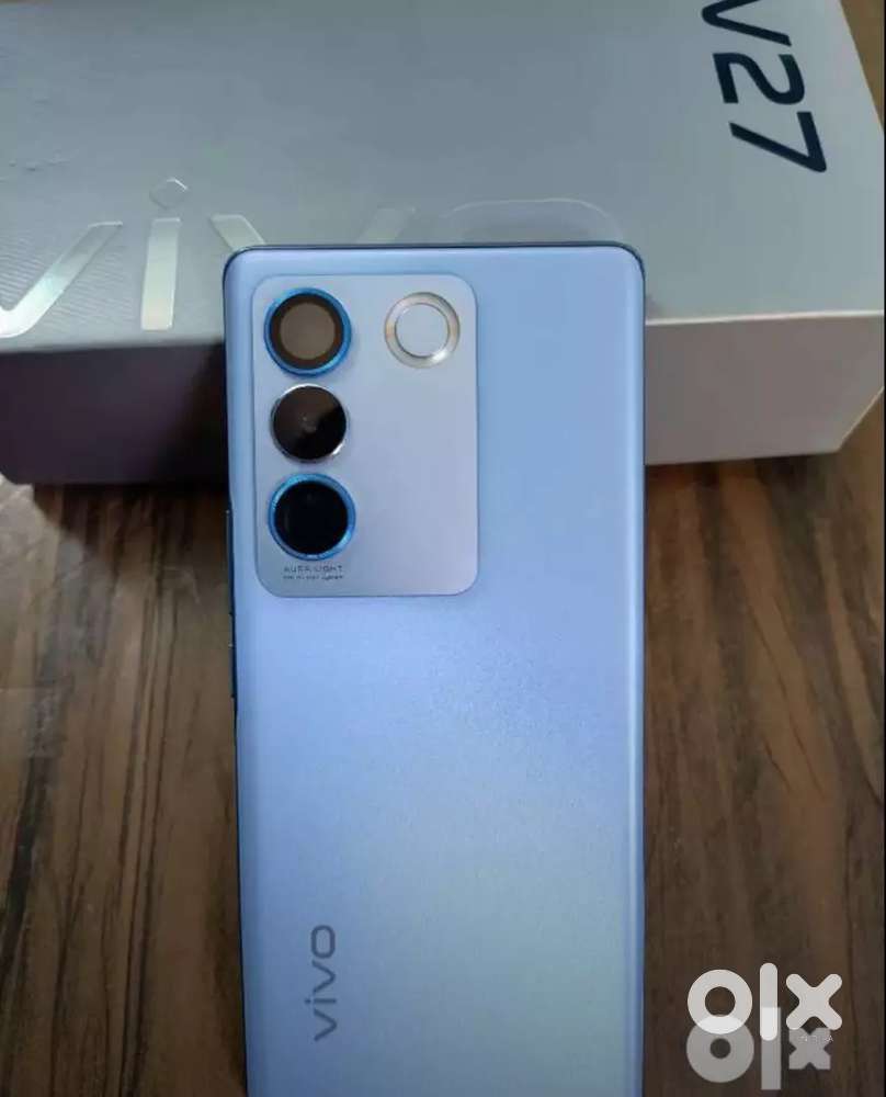 Vivo v27 8+8 128 memory  14 Mahina old ekadam new condition mein hai