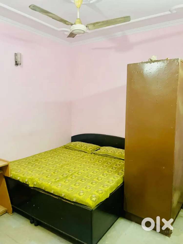 II DG REAL ESTATE II 1BHK FULLY FURNISHED NEAR BY METRO & MARKET