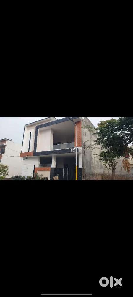 In good condition house in greater kailash