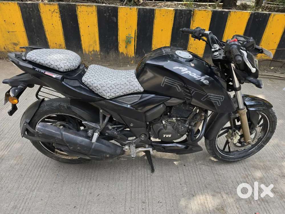 TVS apache RTR 200 4V 2017 model 1st owner top condition